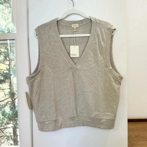 NWT Donni Sweater Vest Knit Sleeveless Tank V Neck Relaxed  in Heathered Oat XL - Picture 3 of 13